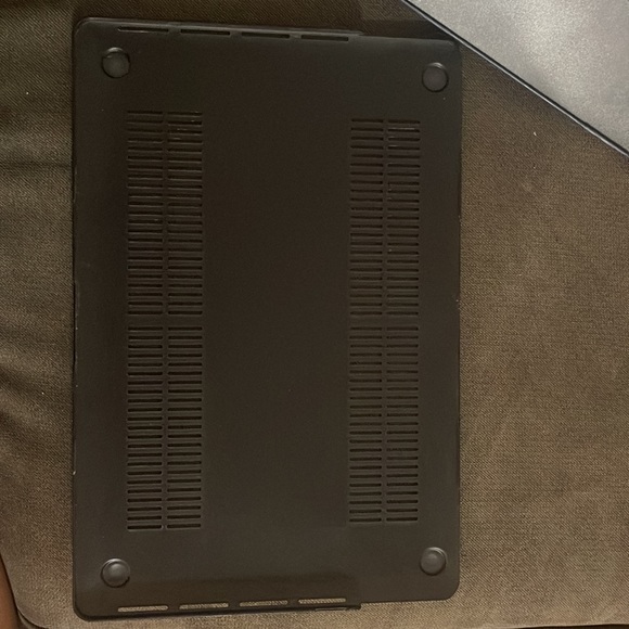 MacBook Shell 16” - Picture 2 of 2